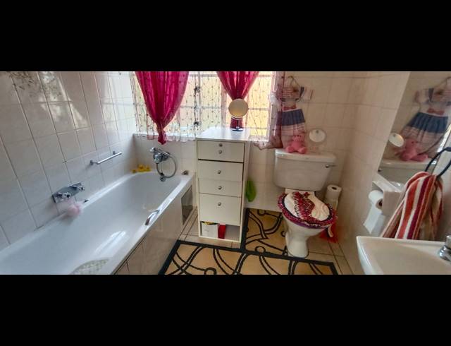 2 BEDROOM TOWNHOUSE FOR SALE IN SUNAIR PARK